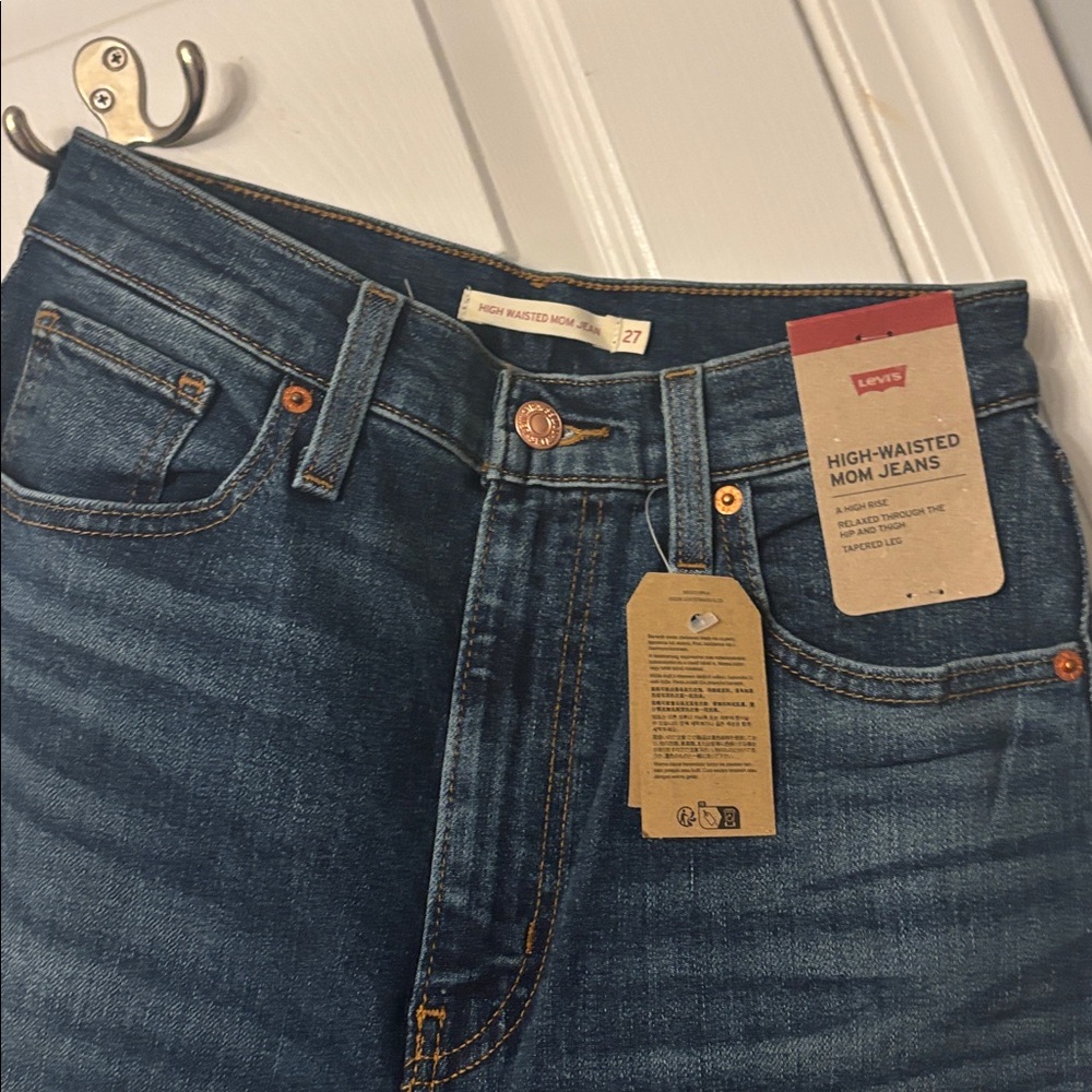Levi's High-Waisted Mom Jeans - Dark Blue Denim size 4/27 new with tags - Picture 5 of 6